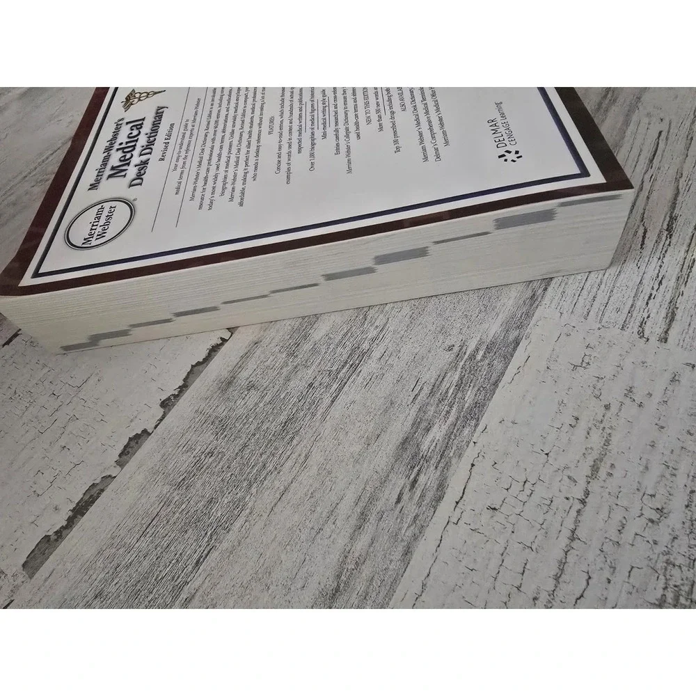 Merriam-Webster Medical Desk‎ Dictionary Revised Edition Paperback 9781418000561